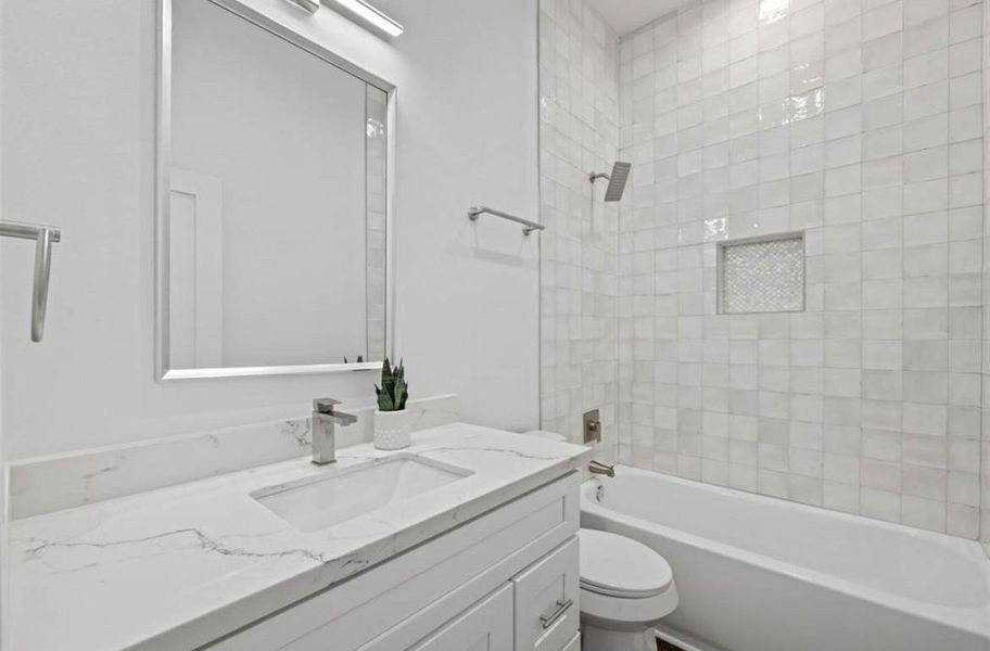 Furnished interior view inside a new home in , Galveston (Image 15).