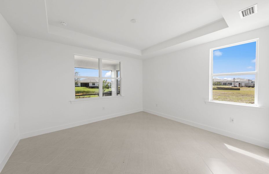 Spacious, unfurnished interior of a new home in Del Webb Oak Creek, North Fort Myers (Image 24).