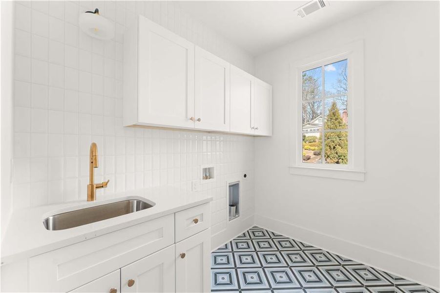 Furnished interior view inside a new home in , Atlanta (Image 35). Furnished interior view inside a new home in , Atlanta (Image 35).