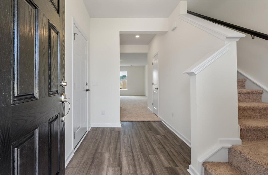 Spacious, unfurnished interior of a new home in Oakley Pointe, Moncks Corner (Image 23).