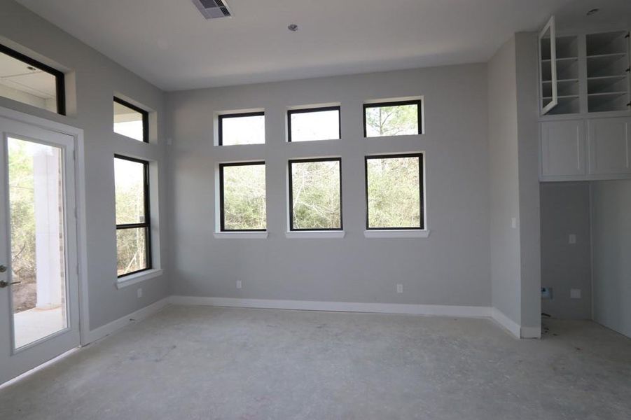 Spacious, unfurnished interior of a new home in Kresston, Magnolia (Image 3).