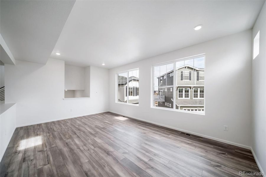 Spacious, unfurnished interior of a new home in Erie Highlands, Erie (Image 17).
