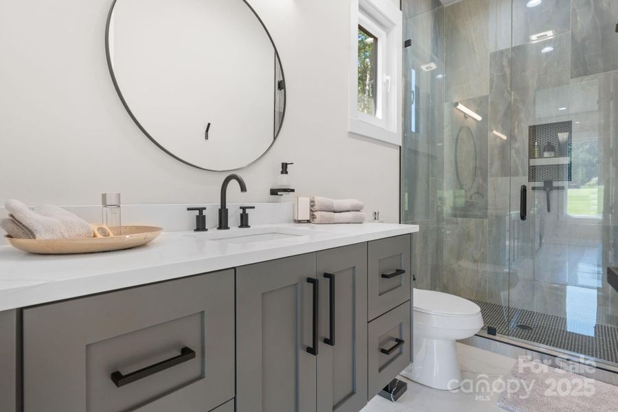 Furnished interior view inside a new home in , Terrell (Image 7).