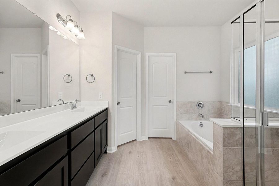 Furnished interior view inside a new home in Lake Conroe Hills, Willis (Image 4).