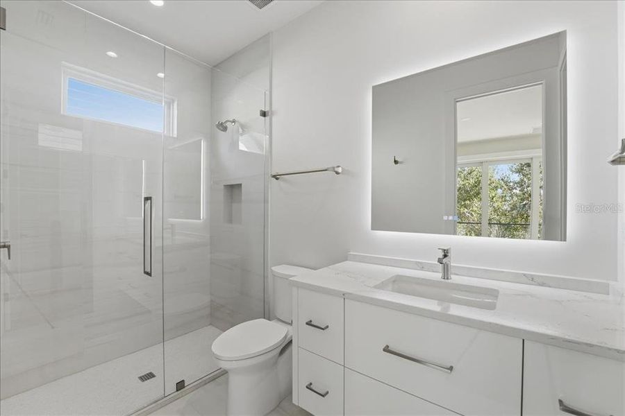 Furnished interior view inside a new home in , Orlando (Image 65).