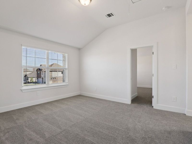 Spacious, unfurnished interior of a new home in Arcadia Ridge - Classic Series, San Antonio (Image 19).