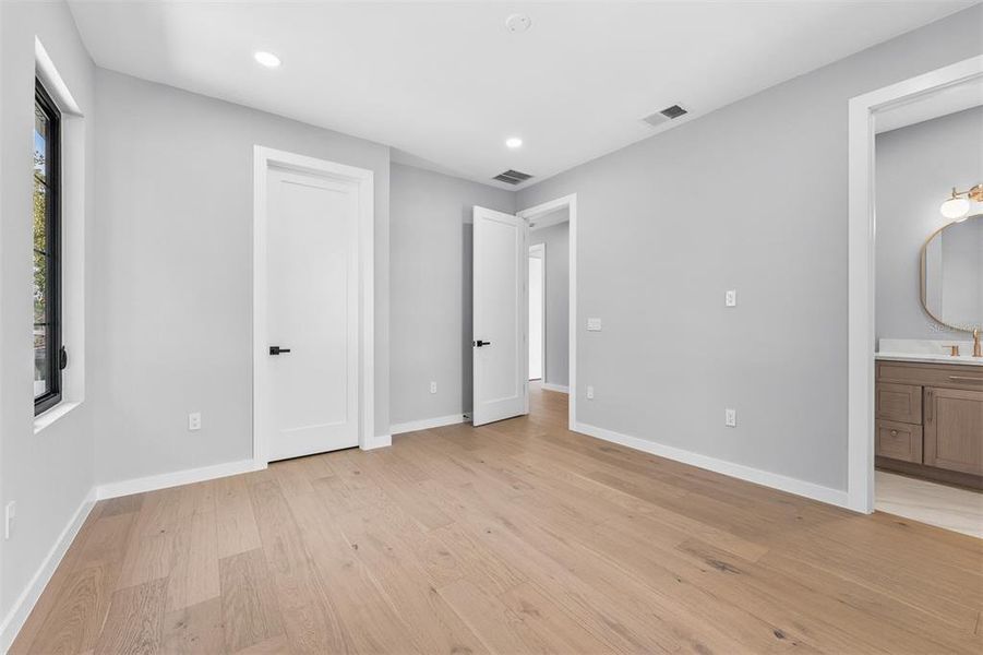 Spacious, unfurnished interior of a new home in College Park, Orlando (Image 57). Spacious, unfurnished interior of a new home in College Park, Orlando (Image 57).