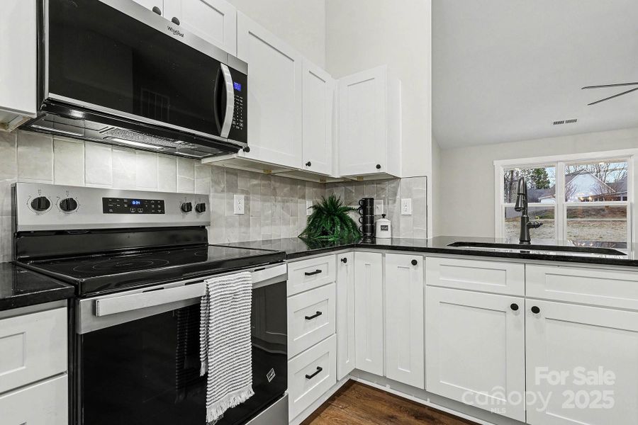 upgraded stainless appliances