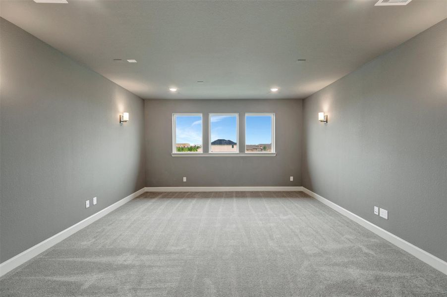 Spacious, unfurnished interior of a new home in Jordan Ranch - Premier Collection, Fulshear (Image 25).