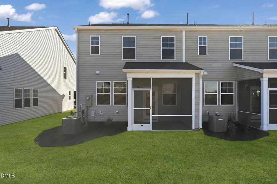 SUN_Everlee_Pic_CarsonII_QMI_230_Back_1o SUN_Everlee_Pic_CarsonII_QMI_230_Back_1o