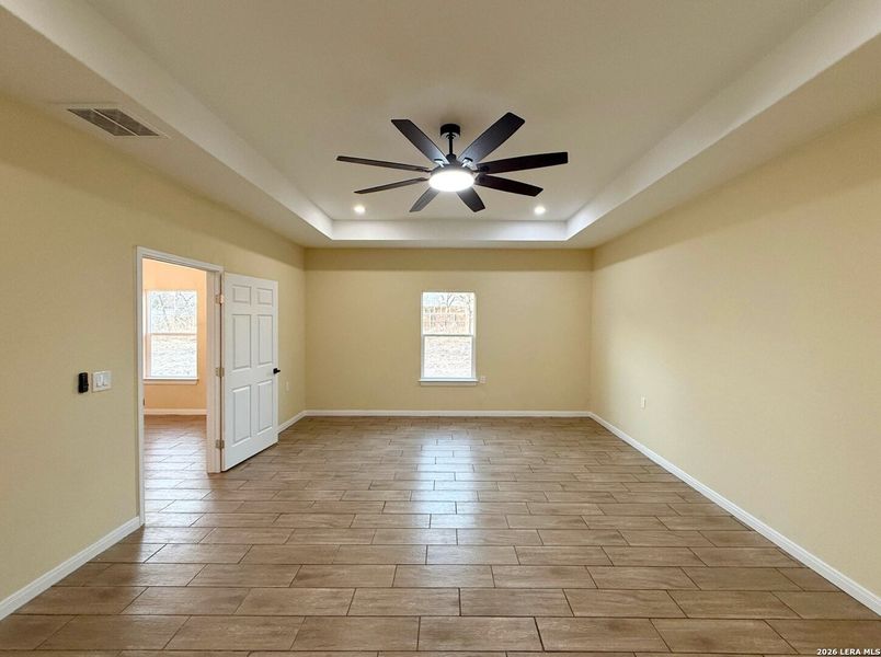 Spacious, unfurnished interior of a new home in , Poteet (Image 35).