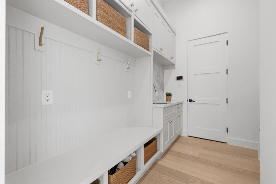 Furnished interior view inside a new home in , Bellaire (Image 19).