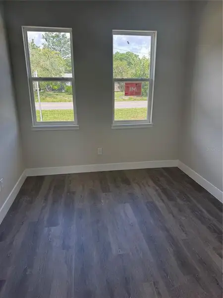 Spacious, unfurnished interior of a new home in , Leesburg (Image 10).