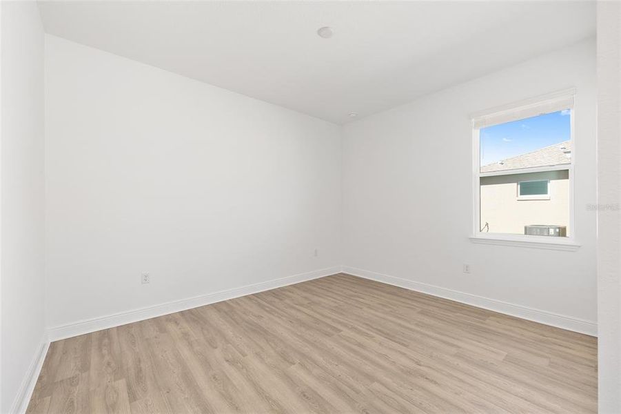 Spacious, unfurnished interior of a new home in , Ocala (Image 37).