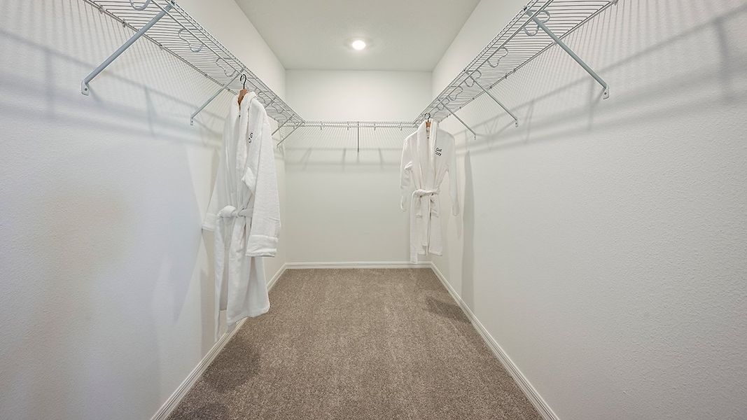 Spacious, unfurnished interior of a new home in Waterstone, Groveland (Image 19).