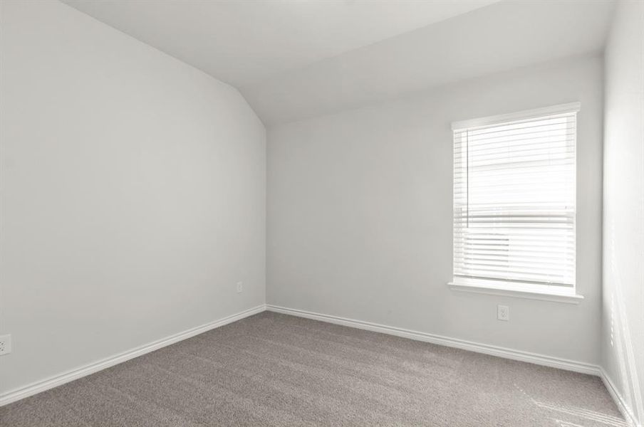 Spacious, unfurnished interior of a new home in Deer Creek, Crowley (Image 12).