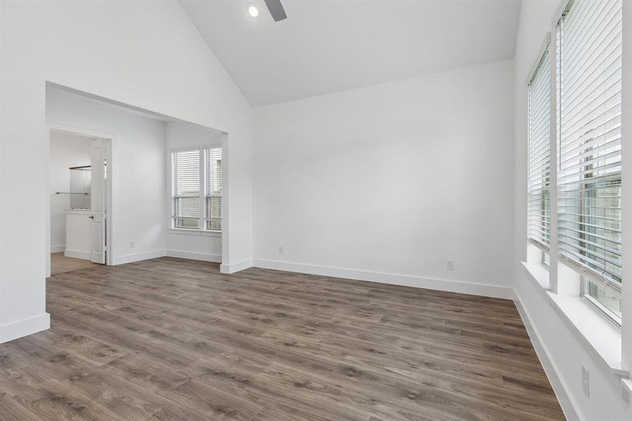 Spacious, unfurnished interior of a new home in Painted Tree Woodland West, McKinney (Image 22).