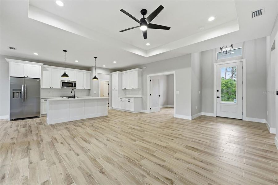 Spacious, unfurnished interior of a new home in , Port Charlotte (Image 19).