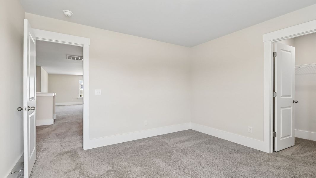 Spacious, unfurnished interior of a new home in Shell Pointe, Gilbert (Image 29).