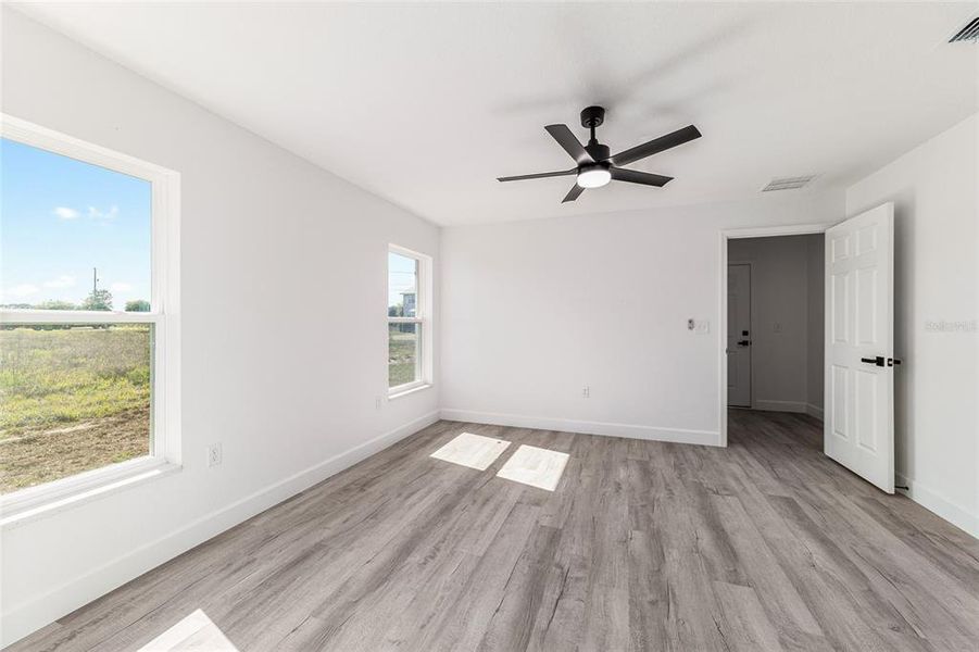 Spacious, unfurnished interior of a new home in , Ocala (Image 45).