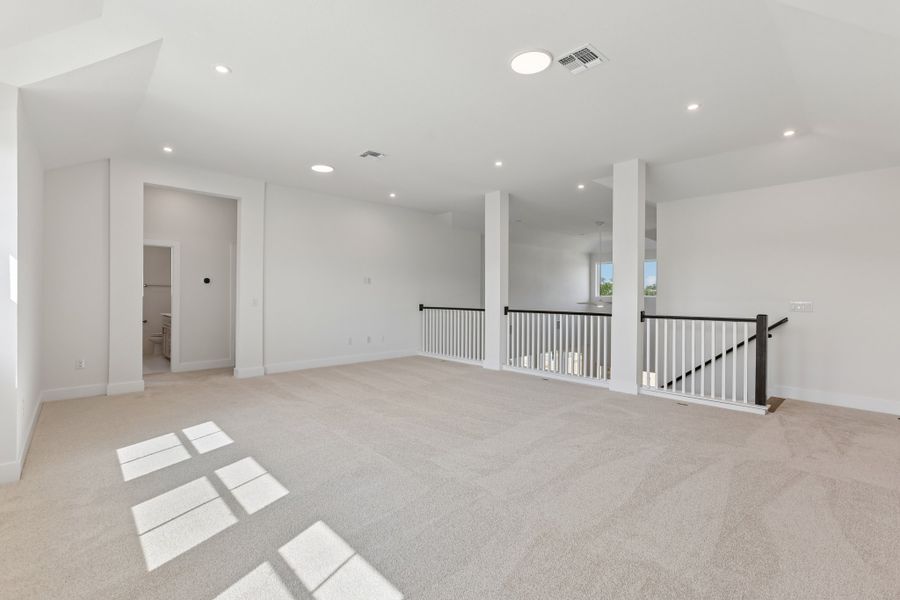 Spacious, unfurnished interior of a new home in Persimmon, Buda (Image 27). Spacious, unfurnished interior of a new home in Persimmon, Buda (Image 27).
