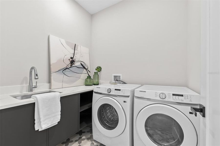 Furnished interior view inside a new home in College Park, Orlando (Image 47).
