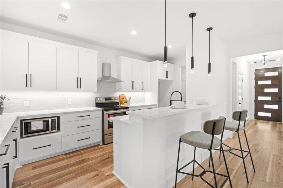 Furnished interior view inside a new home in , Dallas (Image 26). Furnished interior view inside a new home in , Dallas (Image 26).