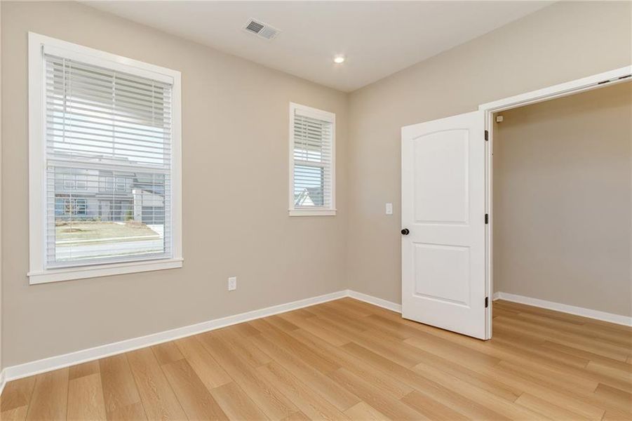Spacious, unfurnished interior of a new home in Sweetbay Farm, Lawrenceville (Image 48).