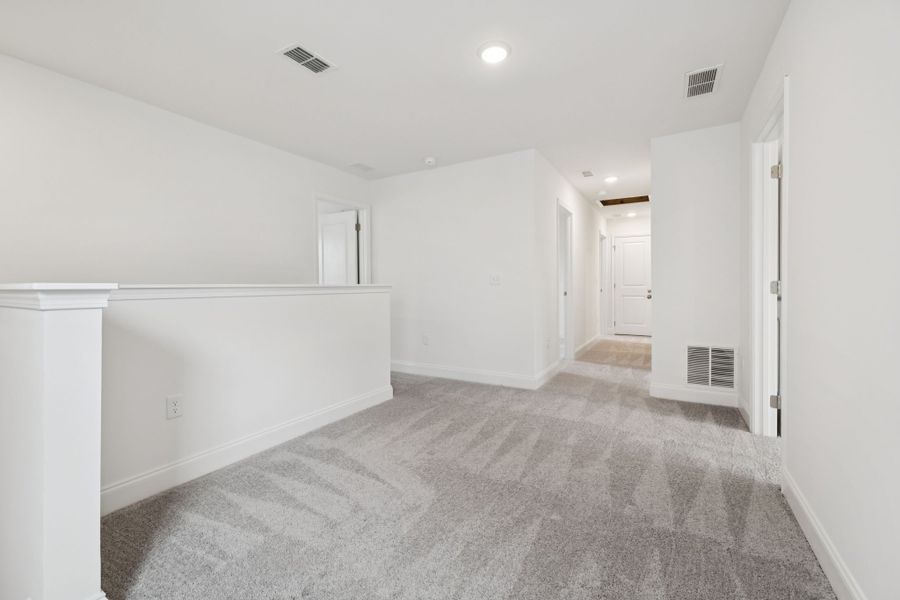 Representative unfurnished interior of a home built from the Montgomery by Ashton Woods in Cades Bluff, Lebanon (Image 20).