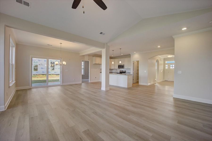 Representative unfurnished interior of a home built from the Oakland by SK Builders in Blue Ridge Trail, Fountain Inn (Image 16).