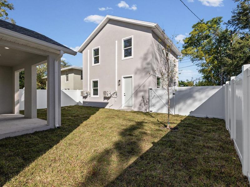 Exterior details and patio area of a home in , St. Petersburg (Image 32).