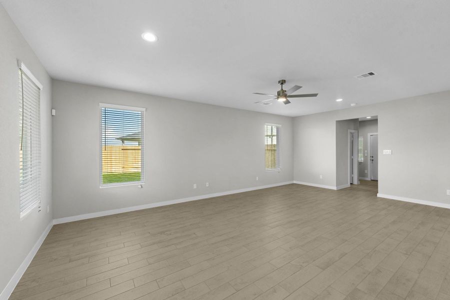 Spacious, unfurnished interior of a new home in Grand Oaks Village, Houston (Image 22). Spacious, unfurnished interior of a new home in Grand Oaks Village, Houston (Image 22).