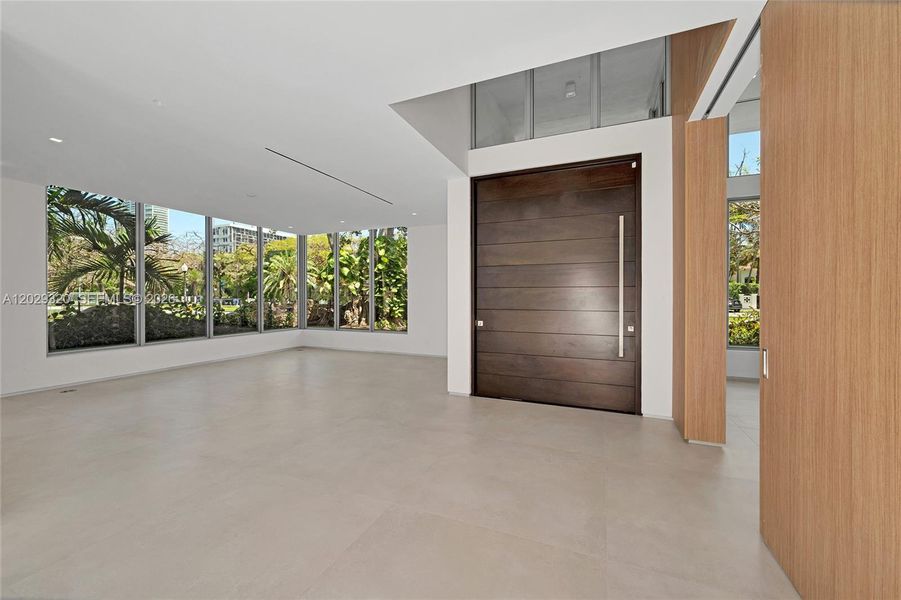 Spacious, unfurnished interior of a new home in , Miami (Image 51).