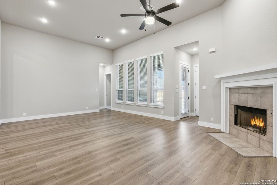 Spacious, unfurnished interior of a new home in , Bulverde (Image 20). Spacious, unfurnished interior of a new home in , Bulverde (Image 20).