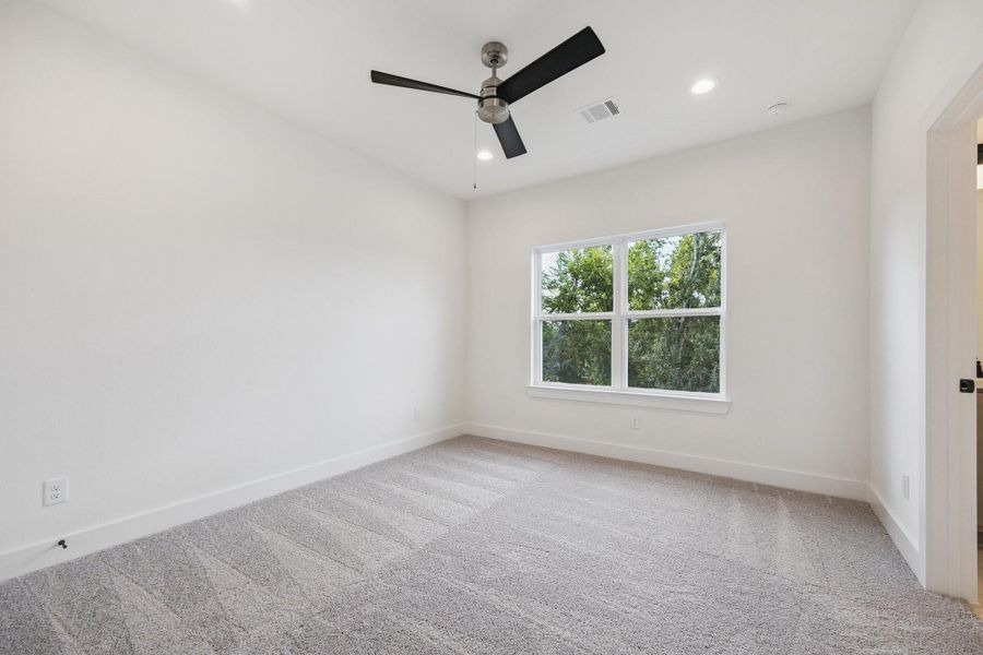 Secondary bedroom Secondary bedroom