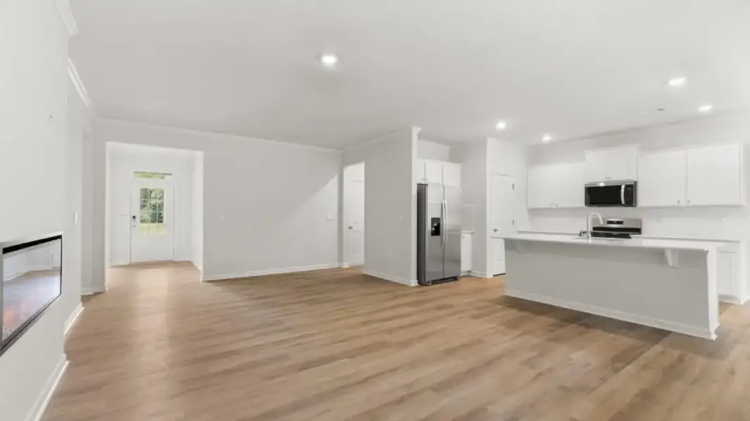 Spacious, unfurnished interior of a new home in Grandview at Lanier, Dawsonville (Image 20).