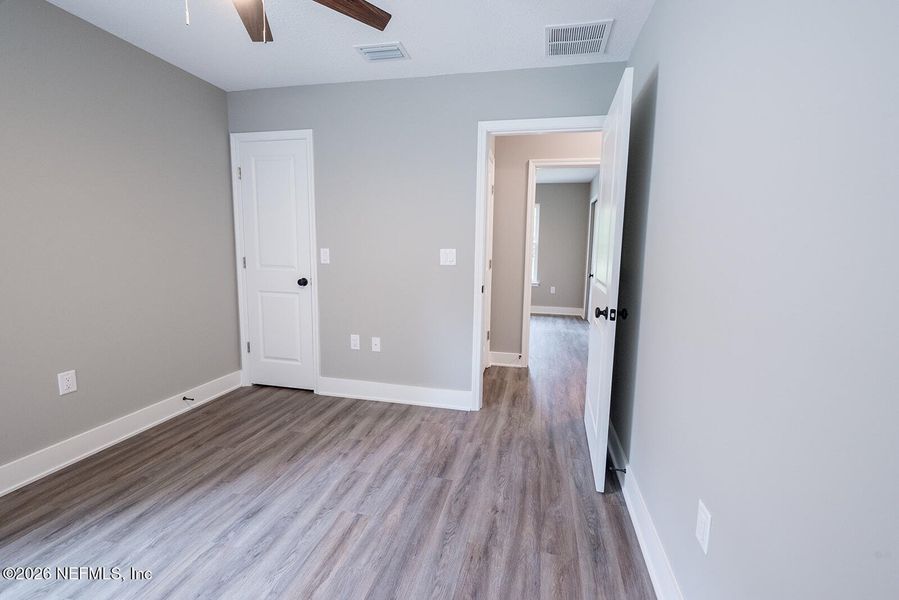 Spacious, unfurnished interior of a new home in , Florahome (Image 44).