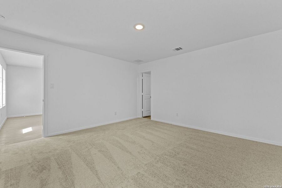 Spacious, unfurnished interior of a new home in Guadalupe Ridge, New Braunfels (Image 30). Spacious, unfurnished interior of a new home in Guadalupe Ridge, New Braunfels (Image 30).
