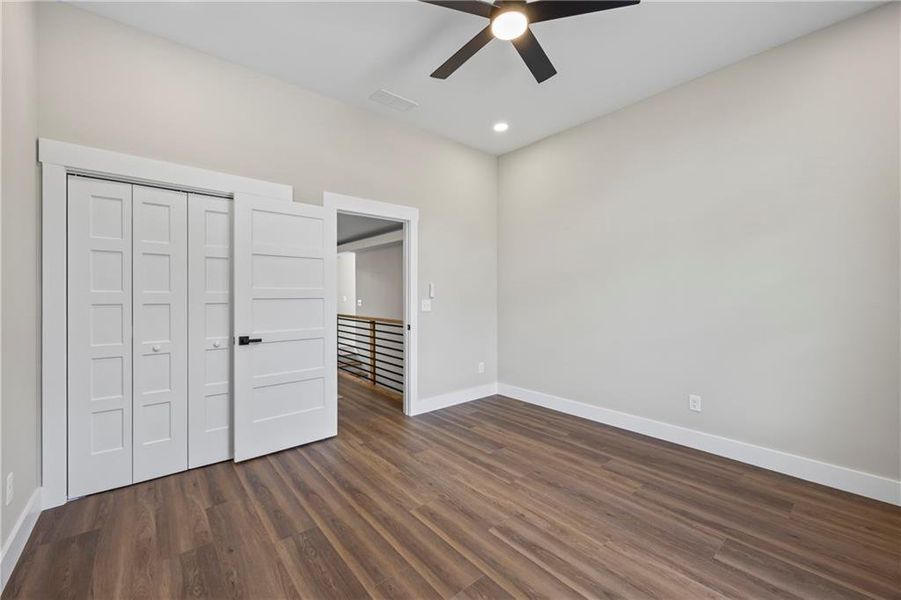 Spacious, unfurnished interior of a new home in , Athens (Image 48).