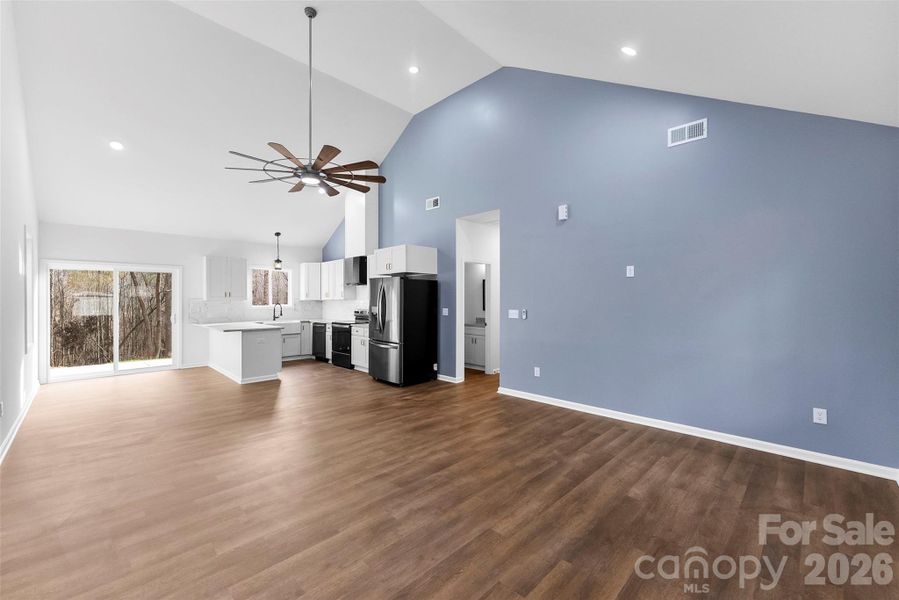 Spacious, unfurnished interior of a new home in , Shelby (Image 20).