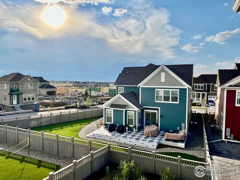 Large back yard and construction is completed on the adjacent streets Large back yard and construction is completed on the adjacent streets