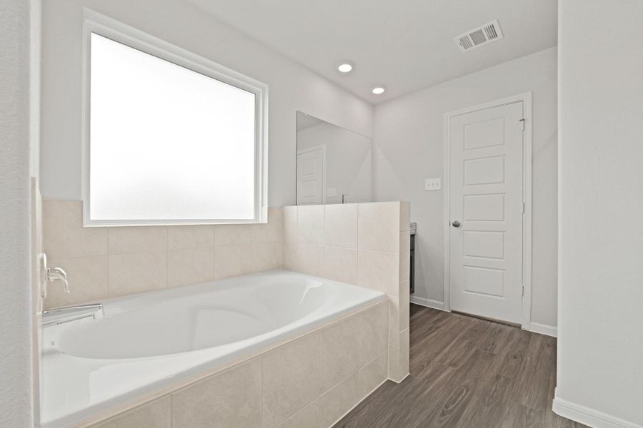 Image 31 of a home in Bammel Oaks. Image 31 of a home in Bammel Oaks.