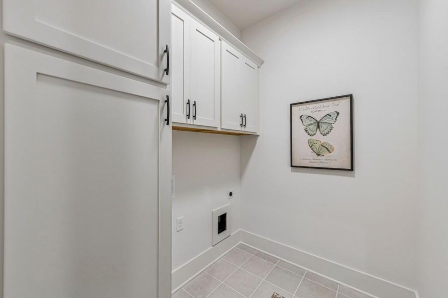 Spacious, unfurnished interior of a new home in White Post on Lake Lanier, Gainesville (Image 20). Spacious, unfurnished interior of a new home in White Post on Lake Lanier, Gainesville (Image 20).