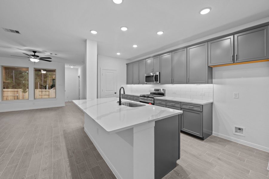 The Holly - Kitchen The Holly - Kitchen