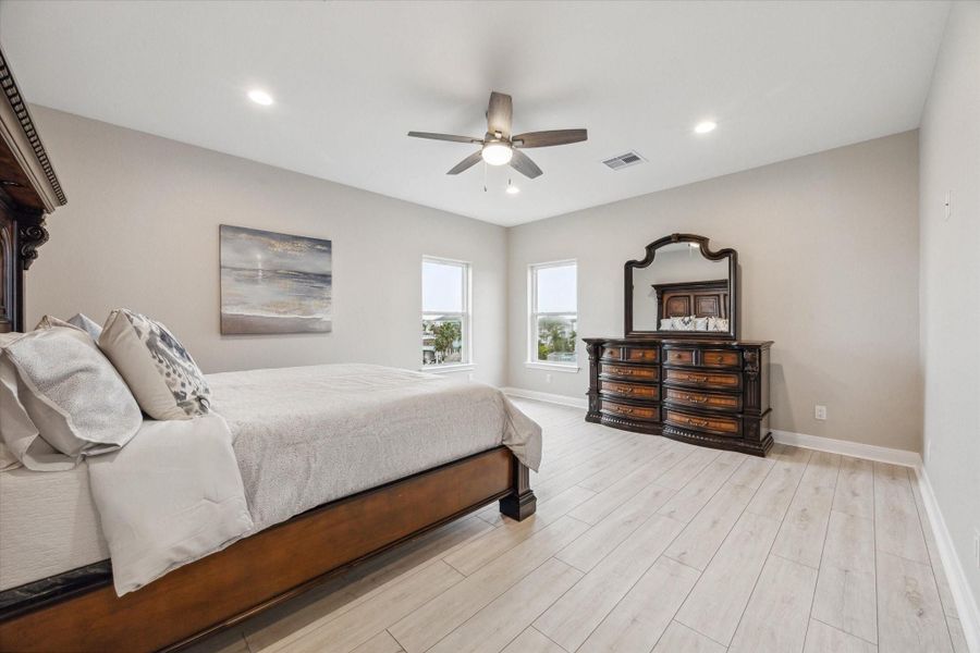 Furnished interior view inside a new home in , Tiki Island (Image 27).