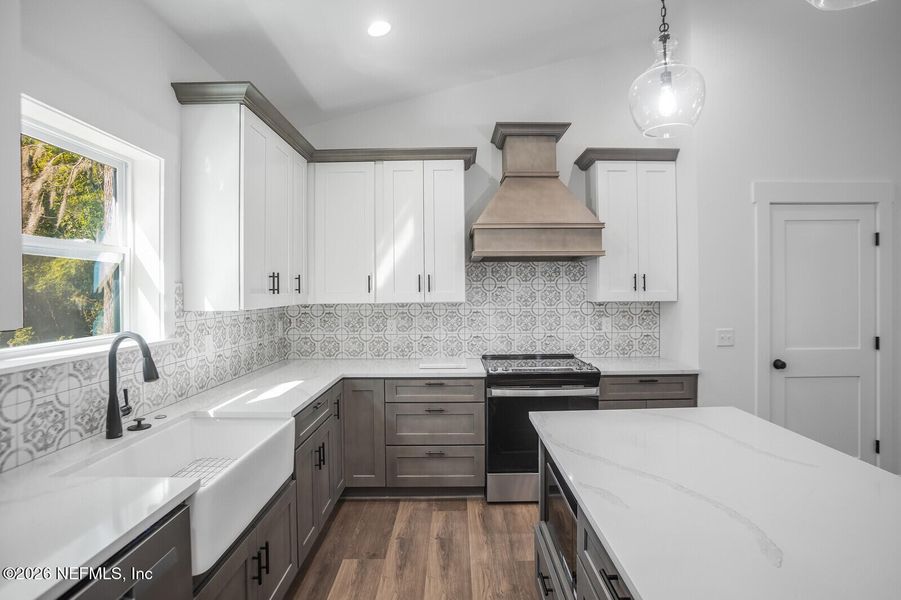 Furnished interior view inside a new home in , Callahan (Image 6).