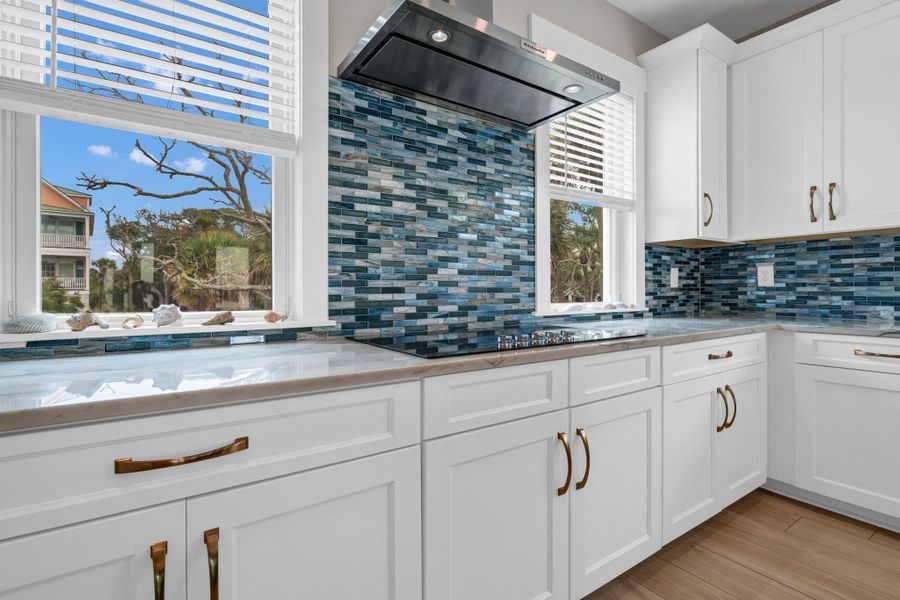 Furnished interior view inside a new home in , Edisto Island (Image 66).