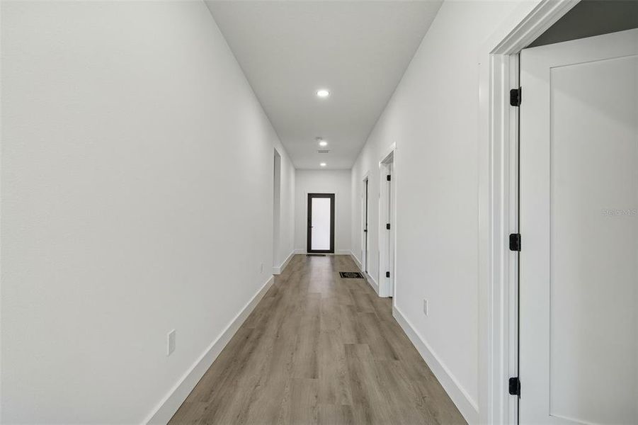 Spacious, unfurnished interior of a new home in , Pinellas Park (Image 20).