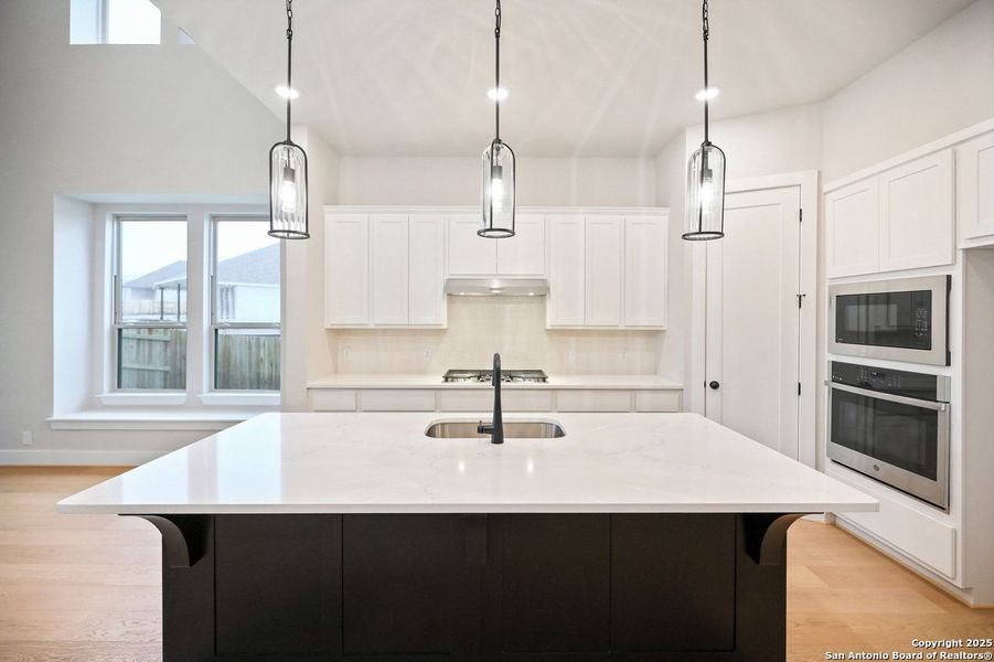 Furnished interior view inside a new home in Homestead, Schertz (Image 8).