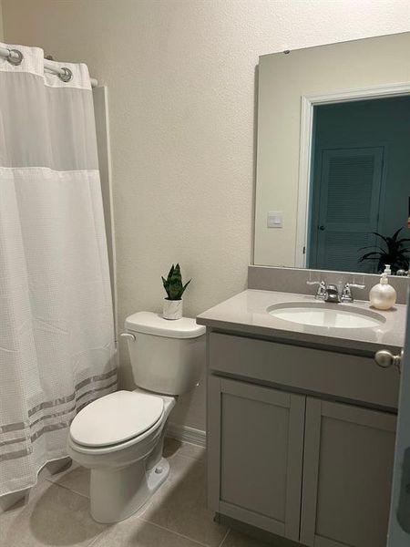 Furnished interior view inside a new home in , Davenport (Image 3).